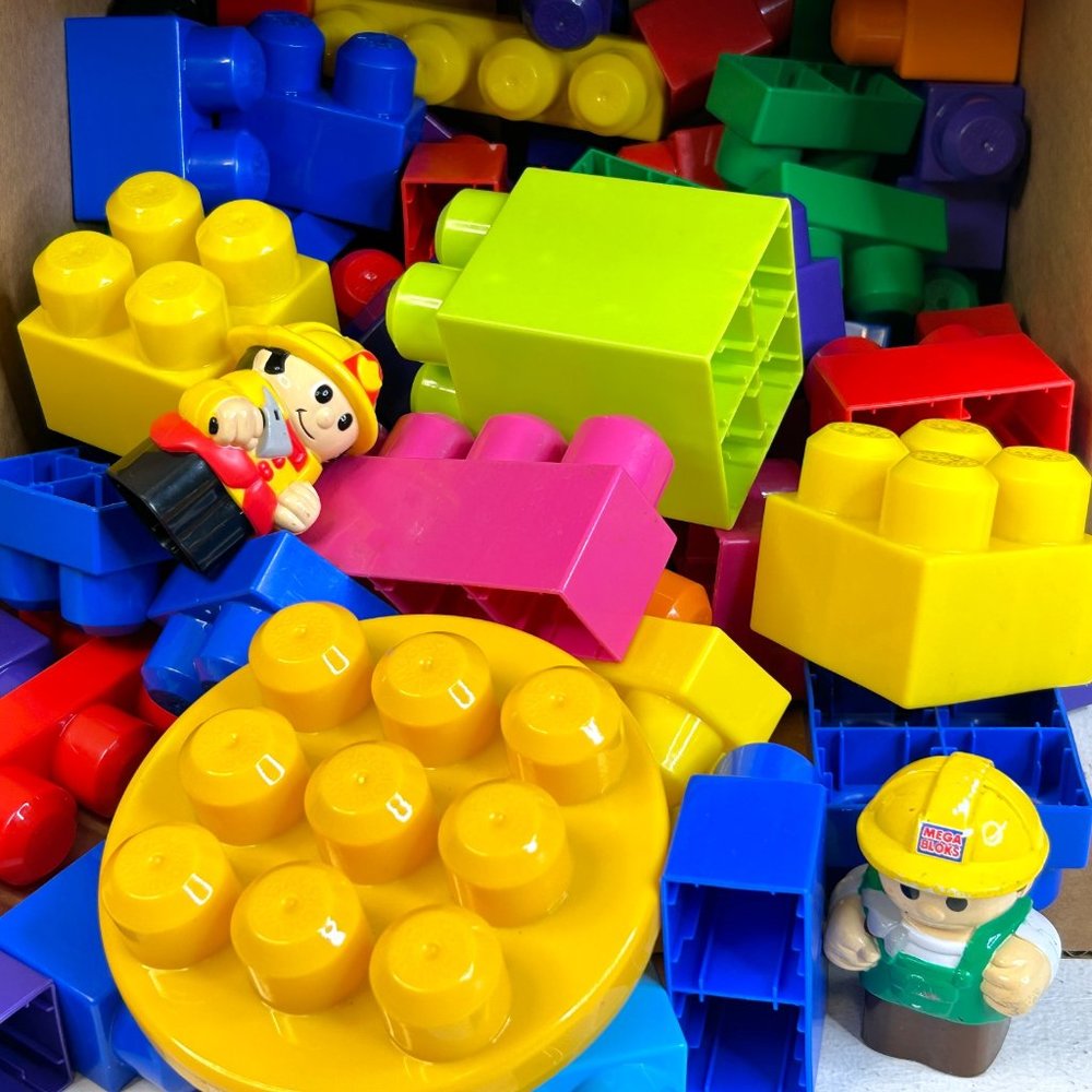 Lot of 80+ Mega Bloks Building‎ Blocks
